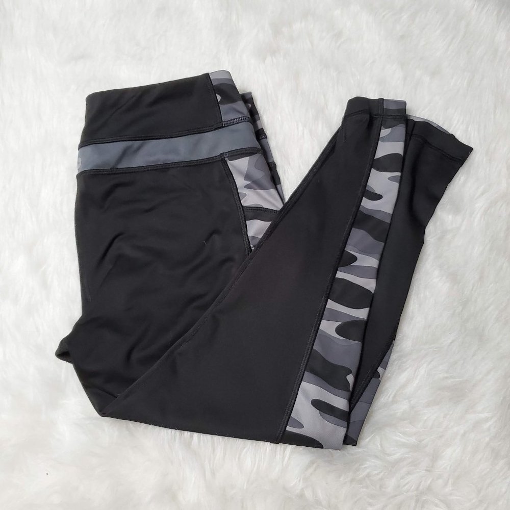 Active Life Black & Gray Camo Crop Leggings, S